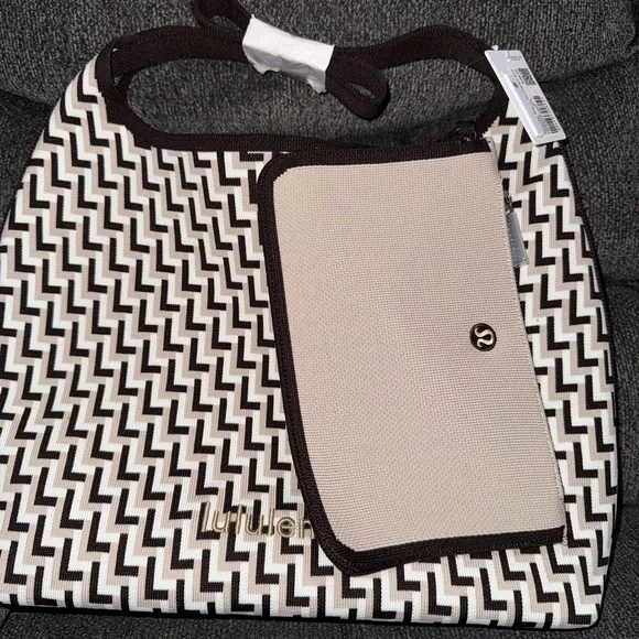 Lululemon Shoulder Bag - Picture 2 of 3